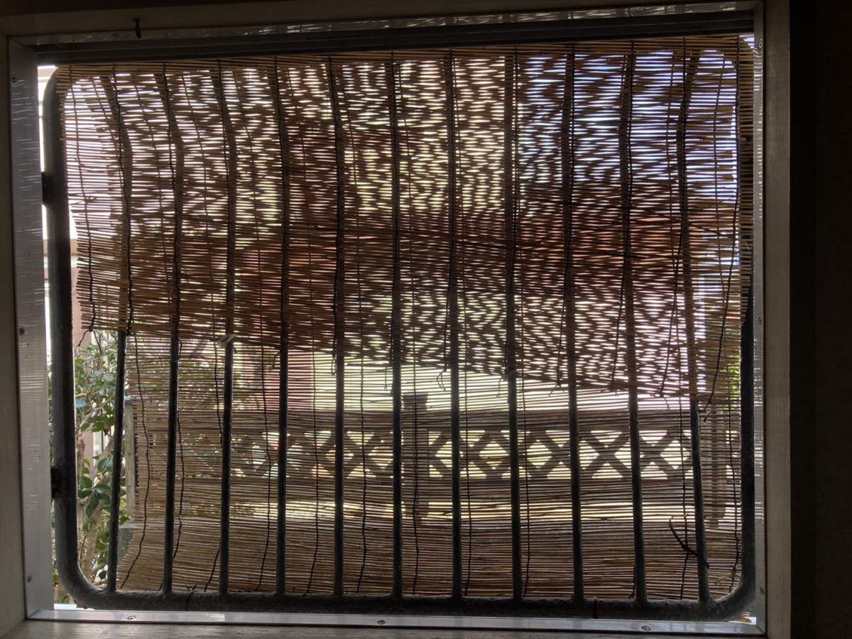 江頭トーヨー住器の窓ﾘﾉﾍﾞ活用による窓ｶﾊﾞｰ工事の施工前の写真1