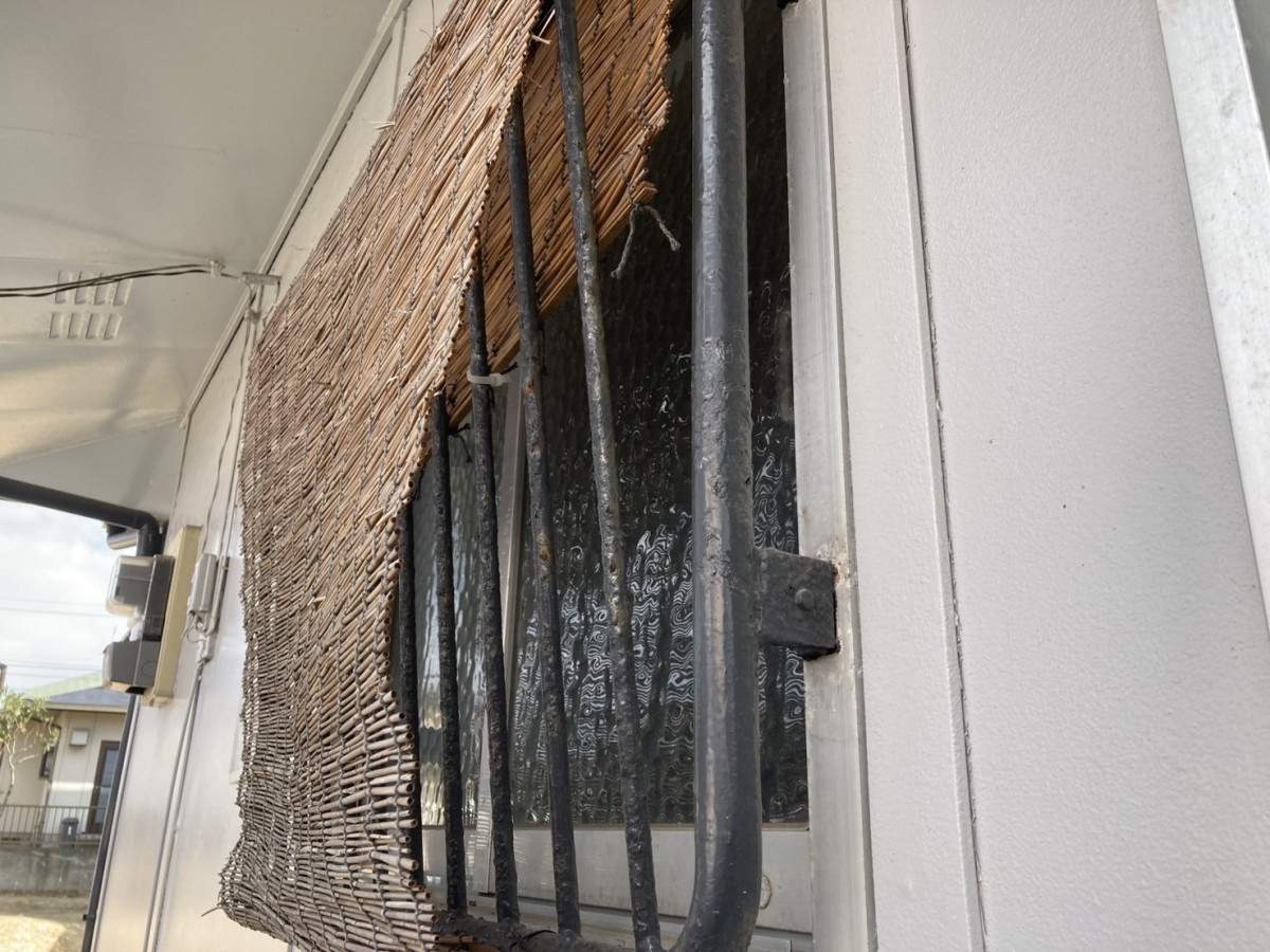 江頭トーヨー住器の窓ﾘﾉﾍﾞ活用による窓ｶﾊﾞｰ工事の施工前の写真2