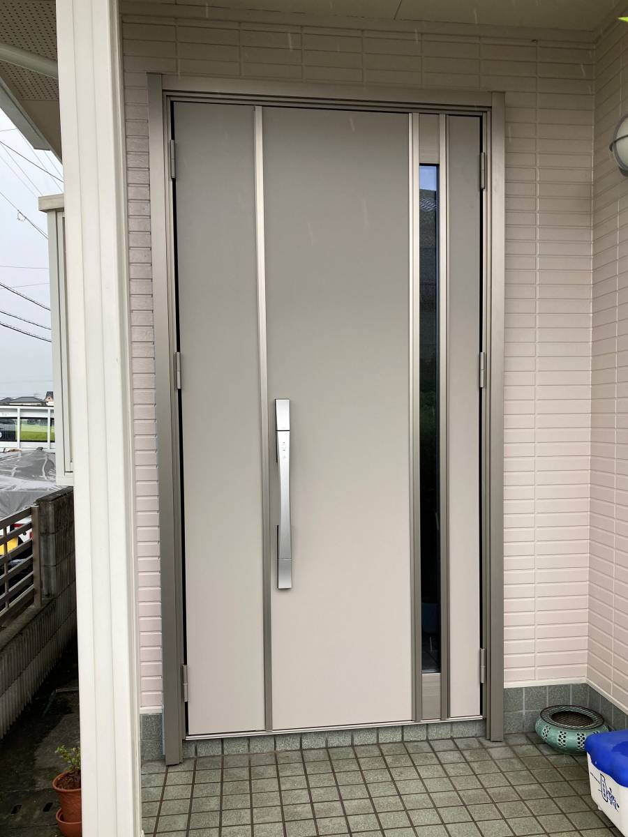 ディー・エー・コーポレーションのリシェント玄関ドアにリフォーム 🚪の施工後の写真3