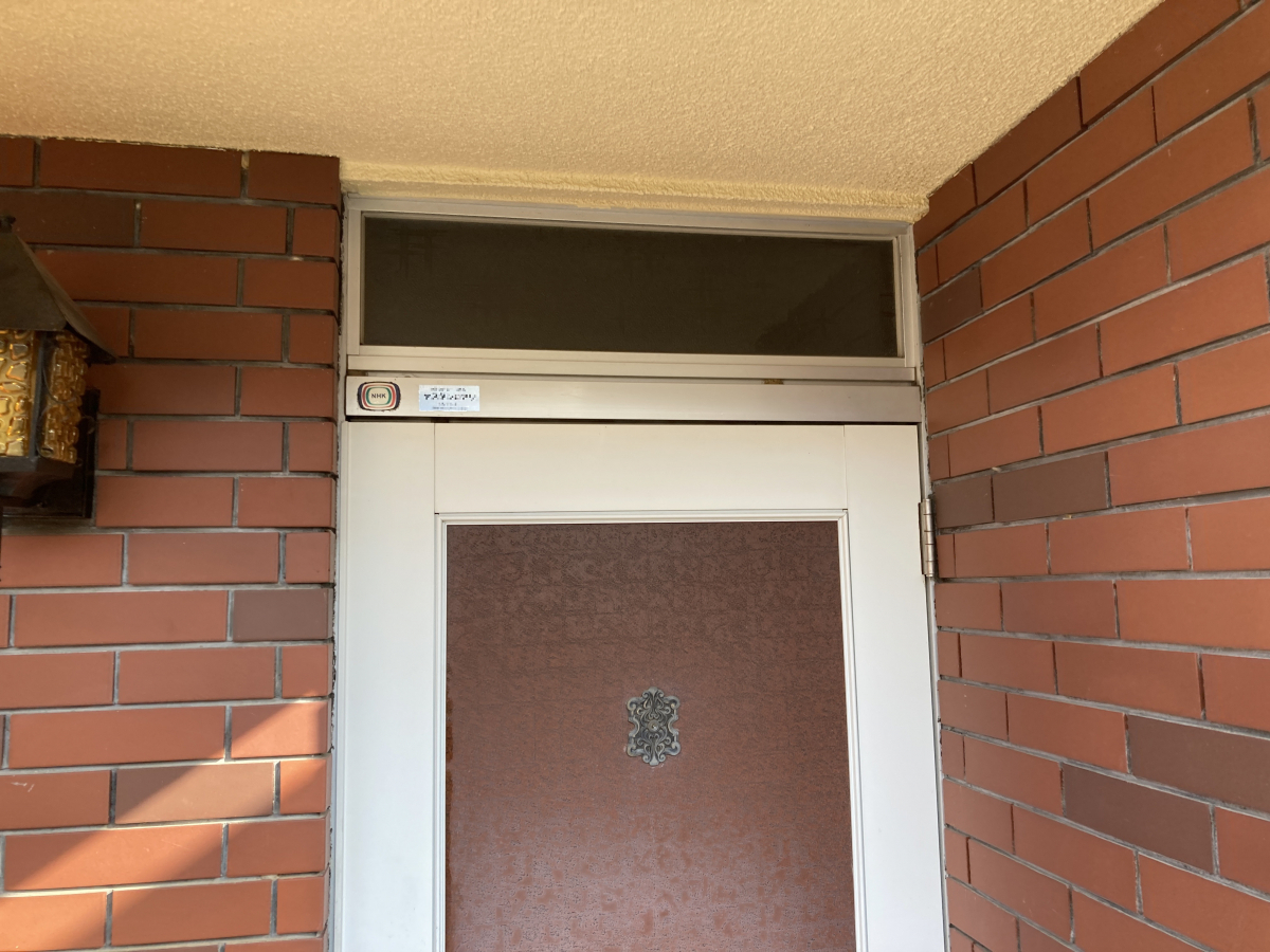 ディー・エー・コーポレーションの玄関ドアをリフォームしました。🚪の施工前の写真3