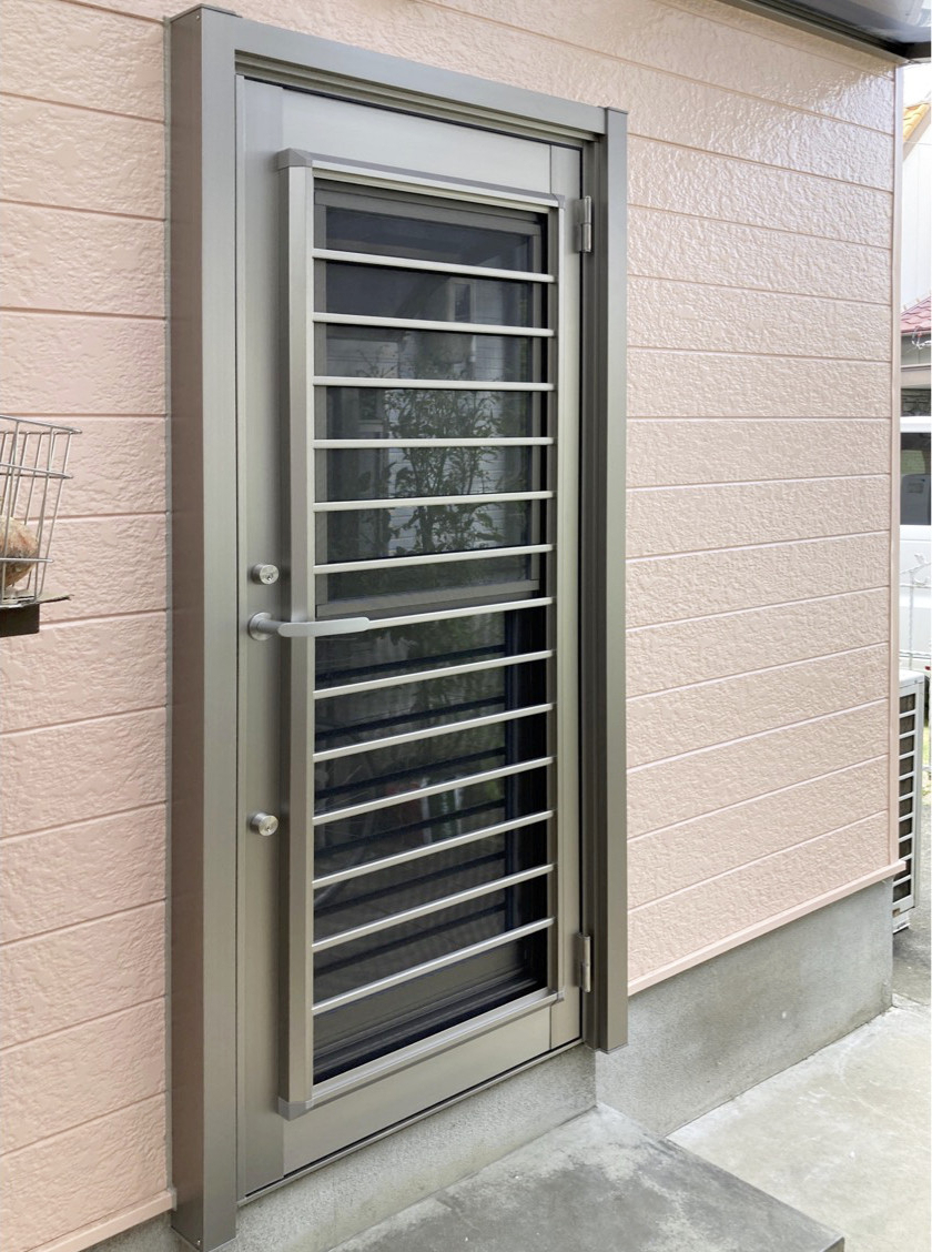 ディー・エー・コーポレーションの古くなった勝手口ドアを交換｜リシェントで換気と段差も快適にのお客さまの声の写真1