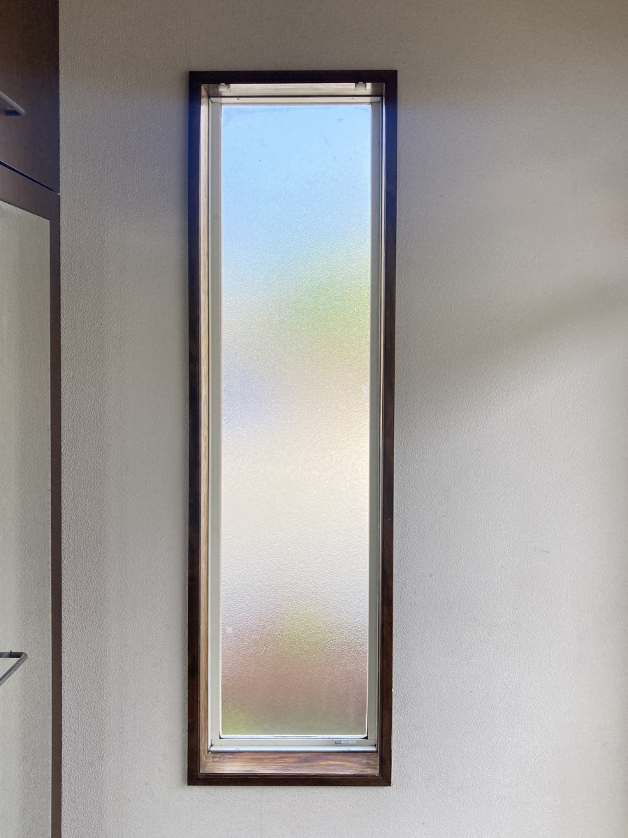ディー・エー・コーポレーションの西日対策としてLIXIL「インプラス」FIX窓を設置しましたの施工前の写真1