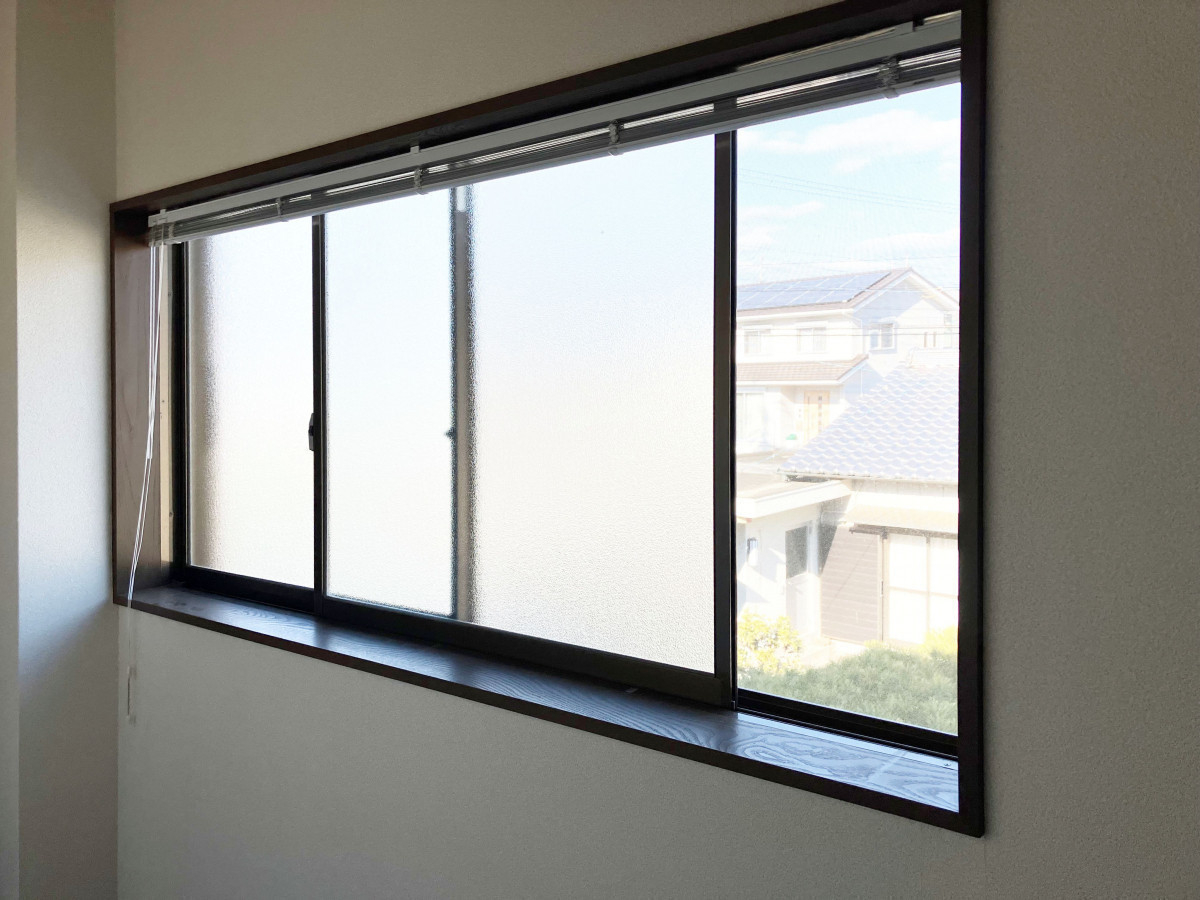 ディー・エー・コーポレーションの結露対策にリクシル「インプラス」を設置｜快適な室内にリフォームの施工前の写真1