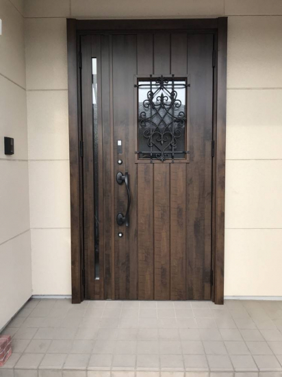Reプレイス高崎の玄関ドア交換工事施工事例写真1