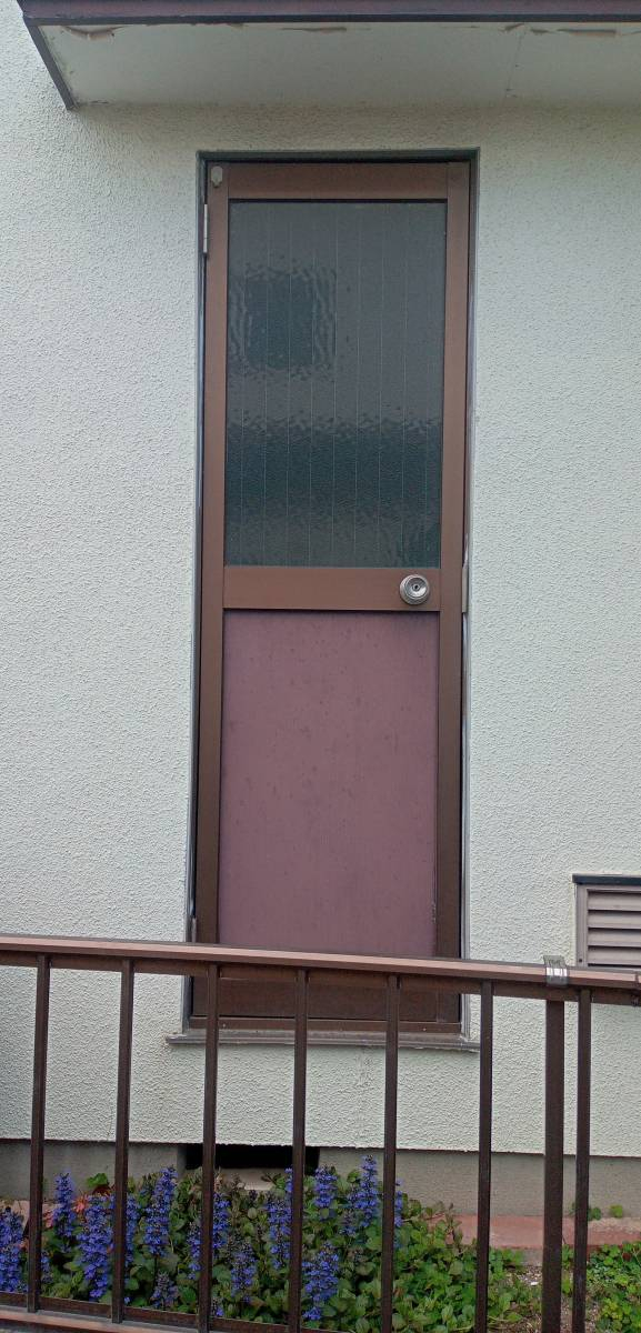Reプレイス高崎の勝手口ドアを交換しました😊の施工前の写真1