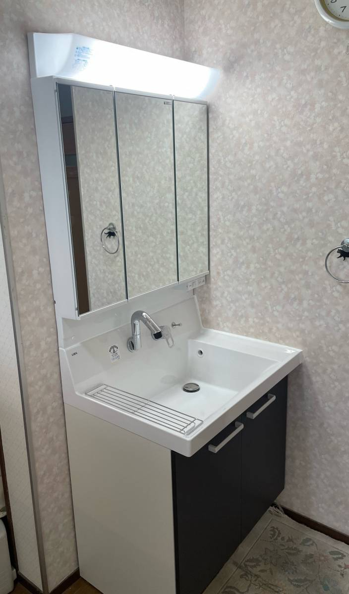 Reプレイス高崎の洗面化粧室のリフォームですの施工後の写真1