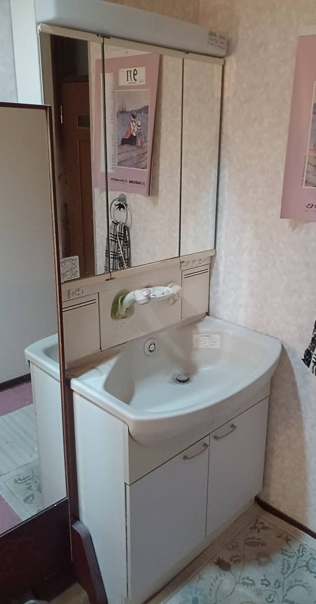 Reプレイス高崎の洗面化粧室のリフォームですの施工前の写真1