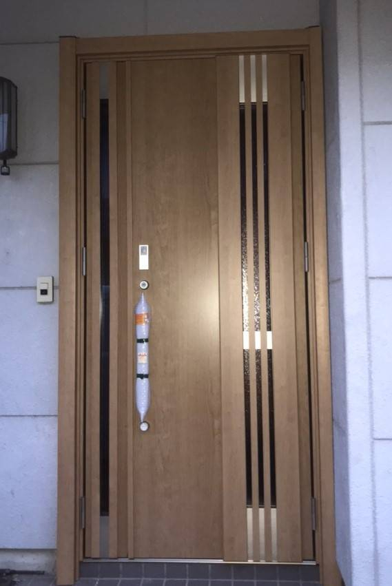 Reプレイス高崎の玄関ドア交換の施工後の写真1