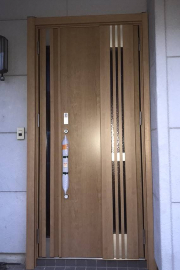 Reプレイス高崎の玄関ドア交換施工事例写真1