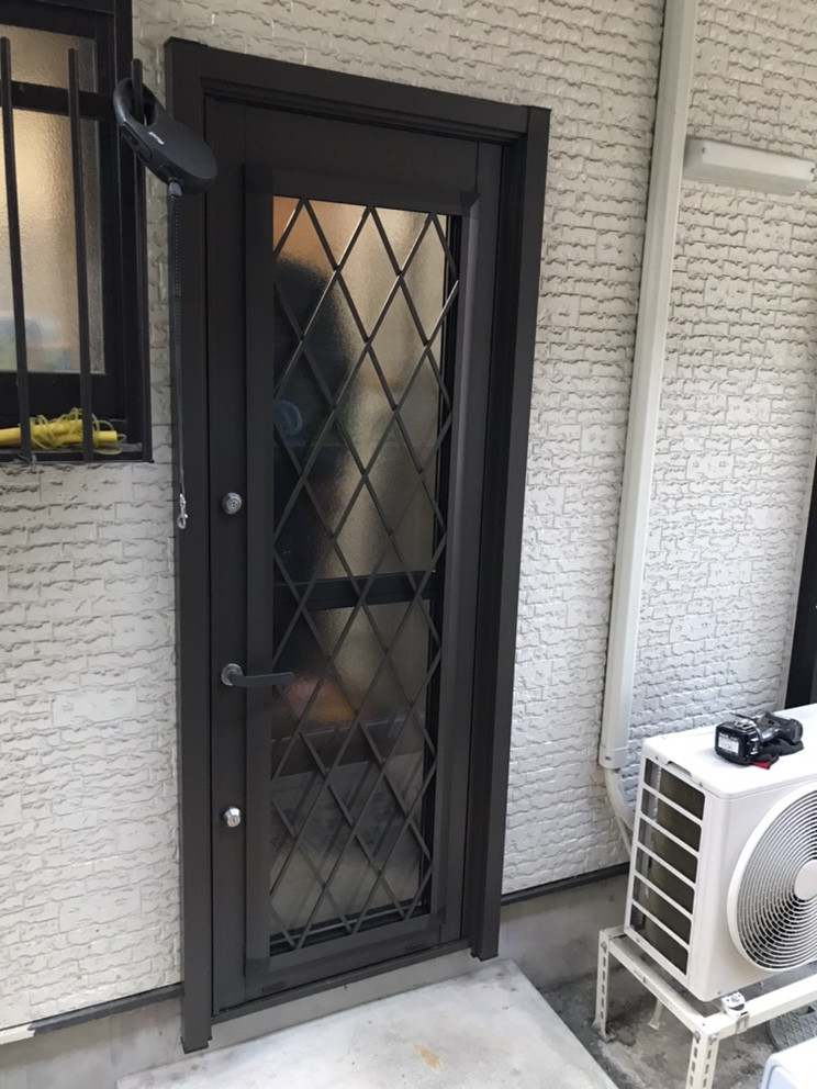 Reプレイス高崎の勝手口ドアの断熱改修の施工後の写真1
