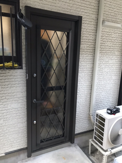 Reプレイス高崎の勝手口ドアの断熱改修施工事例写真1