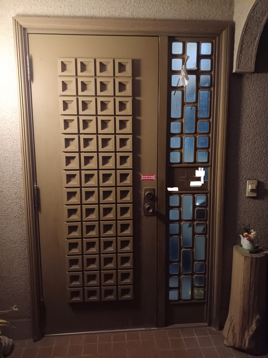 Reプレイス高崎の断熱性を高めるため玄関ドアを交換しましたの施工前の写真1