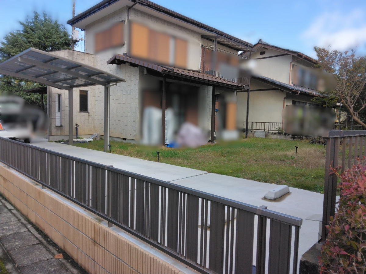 Reプレイス高崎の雨が降っても安心 カーポートを増設の施工前の写真1