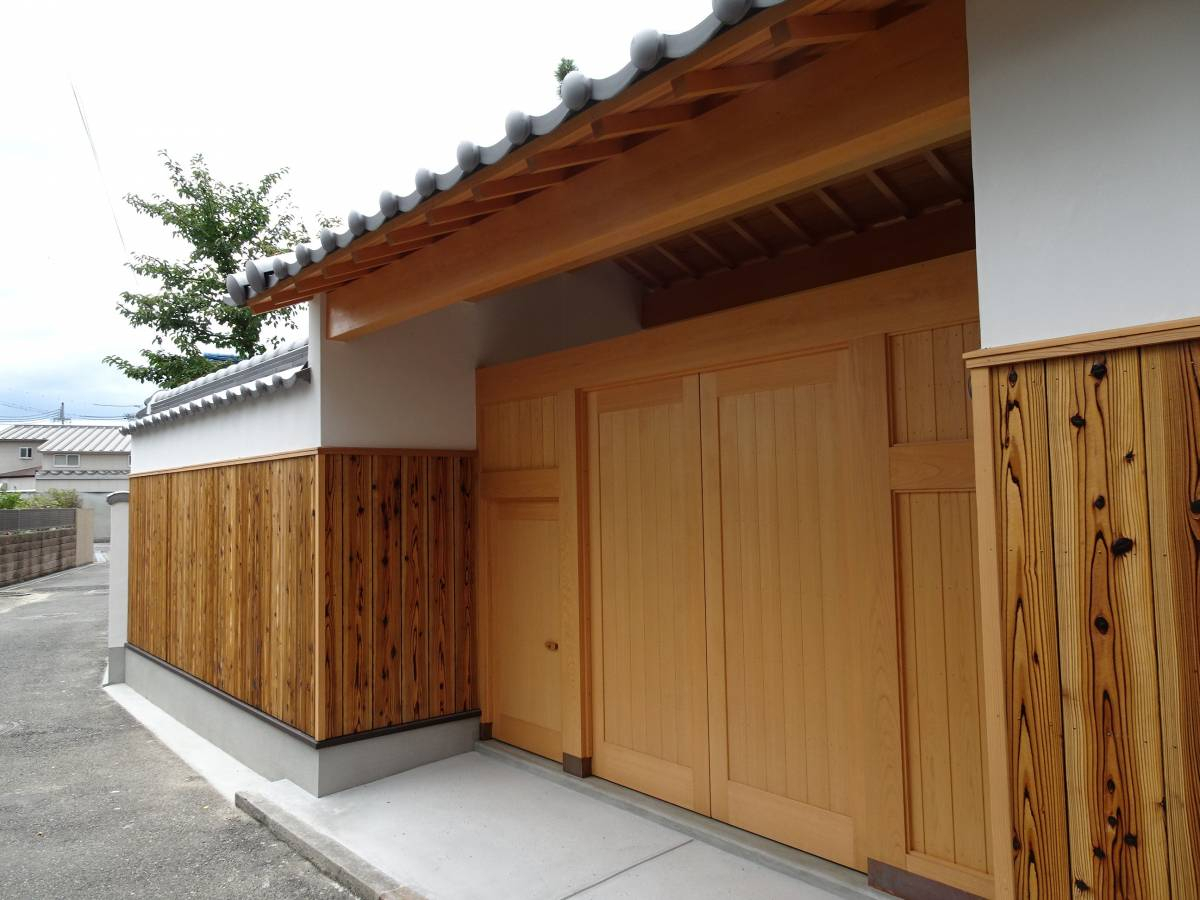 KAGIGARASUの門戸及び門塀改修の施工後の写真1