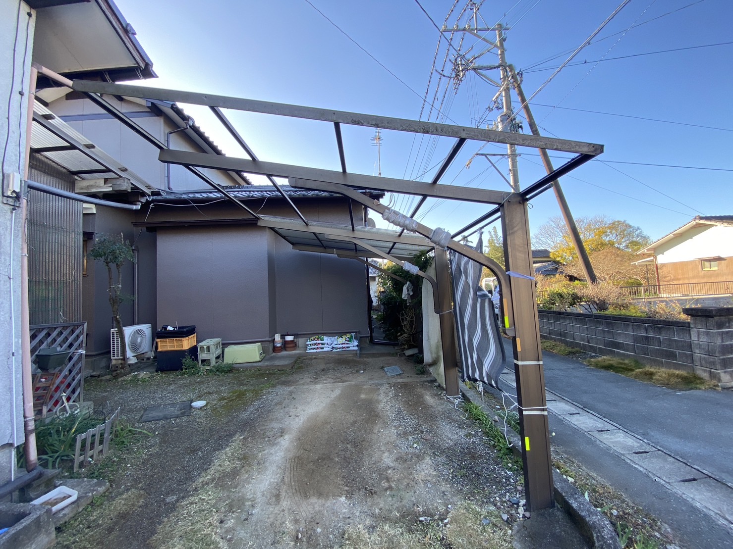 堀川トーヨー住器のN様邸 カーポート屋根の張替工事の施工事例詳細写真4