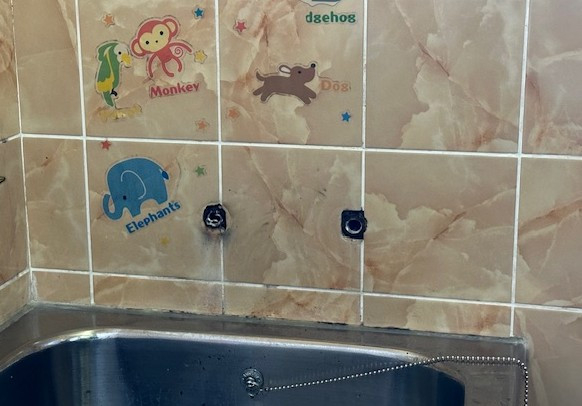 筑豊トーヨーの【田川市】古い浴槽水栓金具を取替えました💧ポタポタ水漏れ解消。の施工前の写真2