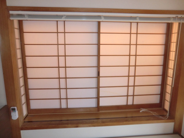 筑豊トーヨーの直方市 窓リフォーム 『 内窓設置 』工事です。の施工前の写真1