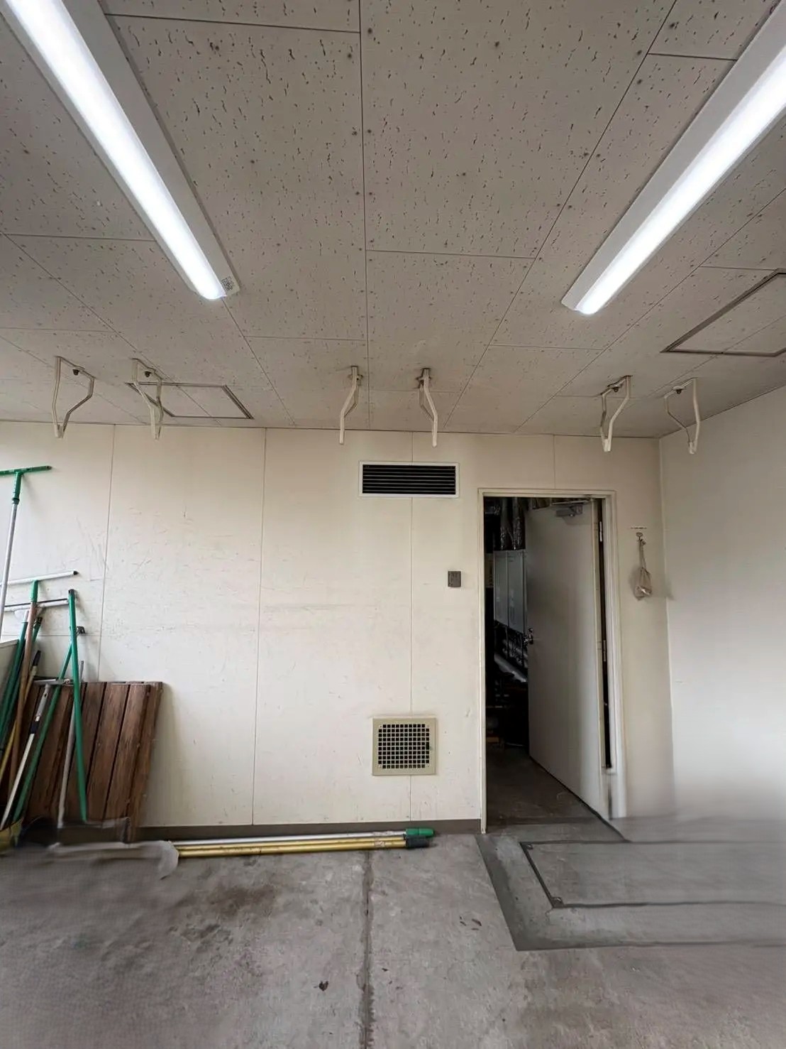 小玉硝子 千歳店の【北海道・胆振】乾燥室を劇的に使いやすく!アルミ物干し設置リフォームのメリットの施工事例詳細写真2