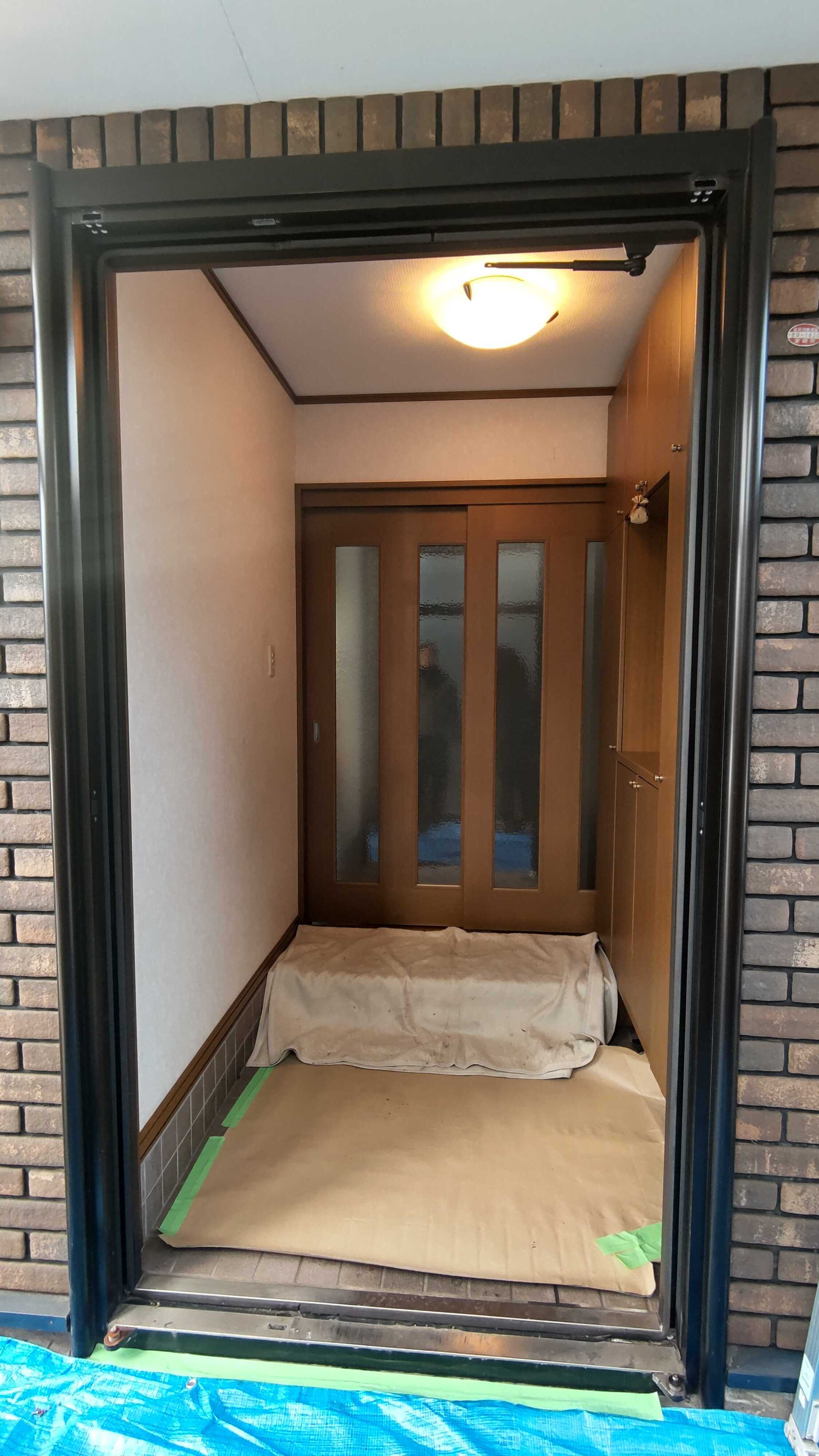 小玉硝子 千歳店の北海道胆振の玄関断熱リフォームならマド本舗の施工事例詳細写真3