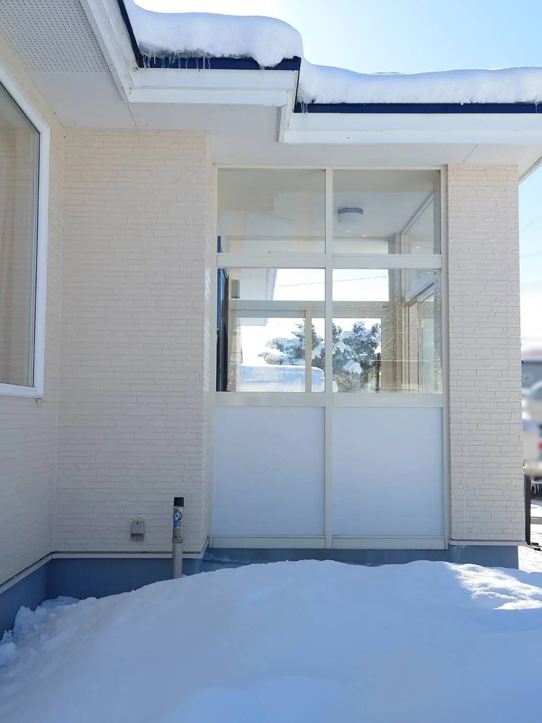 小玉硝子 千歳店の【胆振・北海道】風除室の目隠し対策！ガラスをパネルに変えて中桟でしっかり補強の施工事例詳細写真13