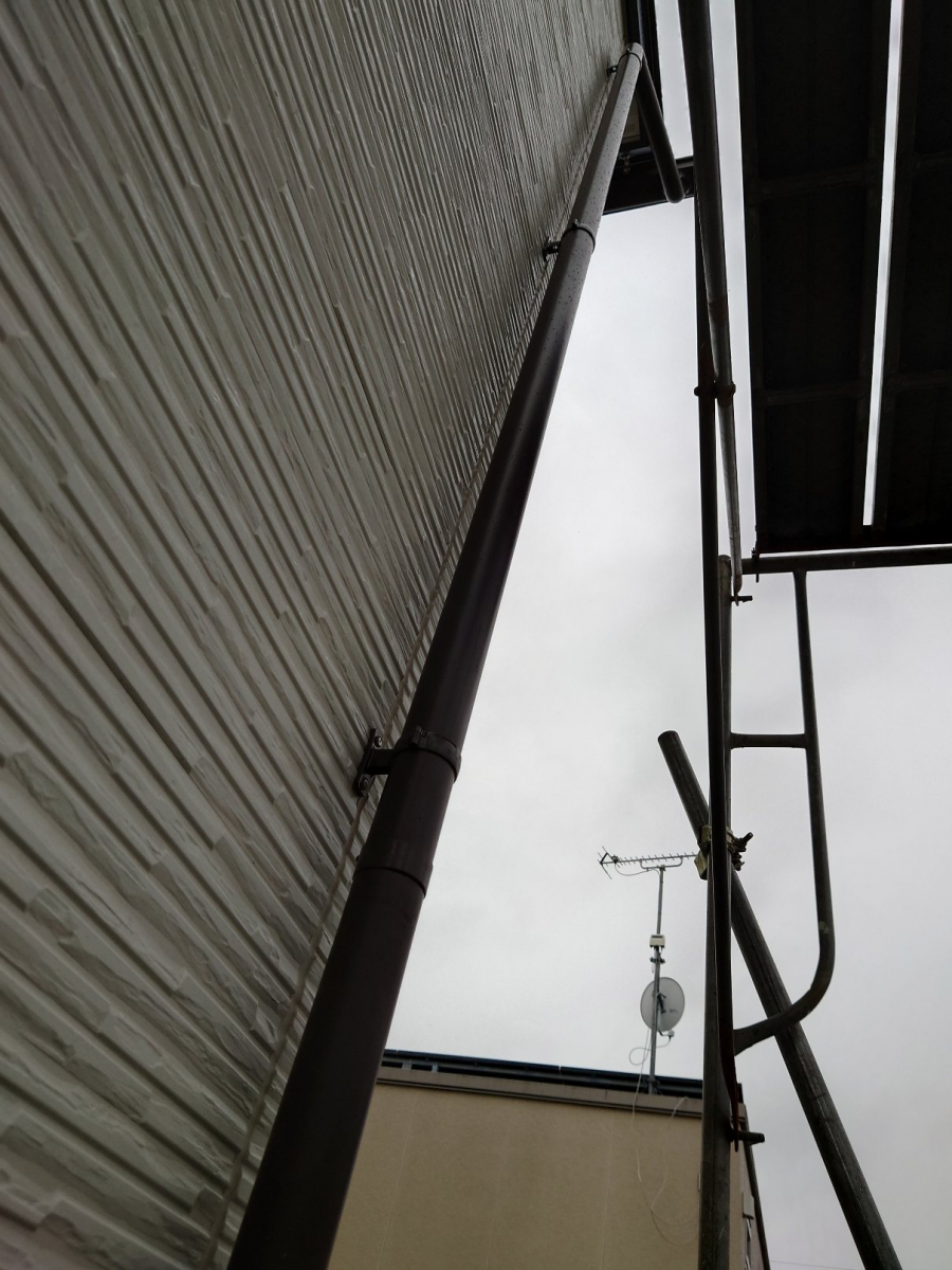 小玉硝子 千歳店の雨といの修理事例です。の施工前の写真2
