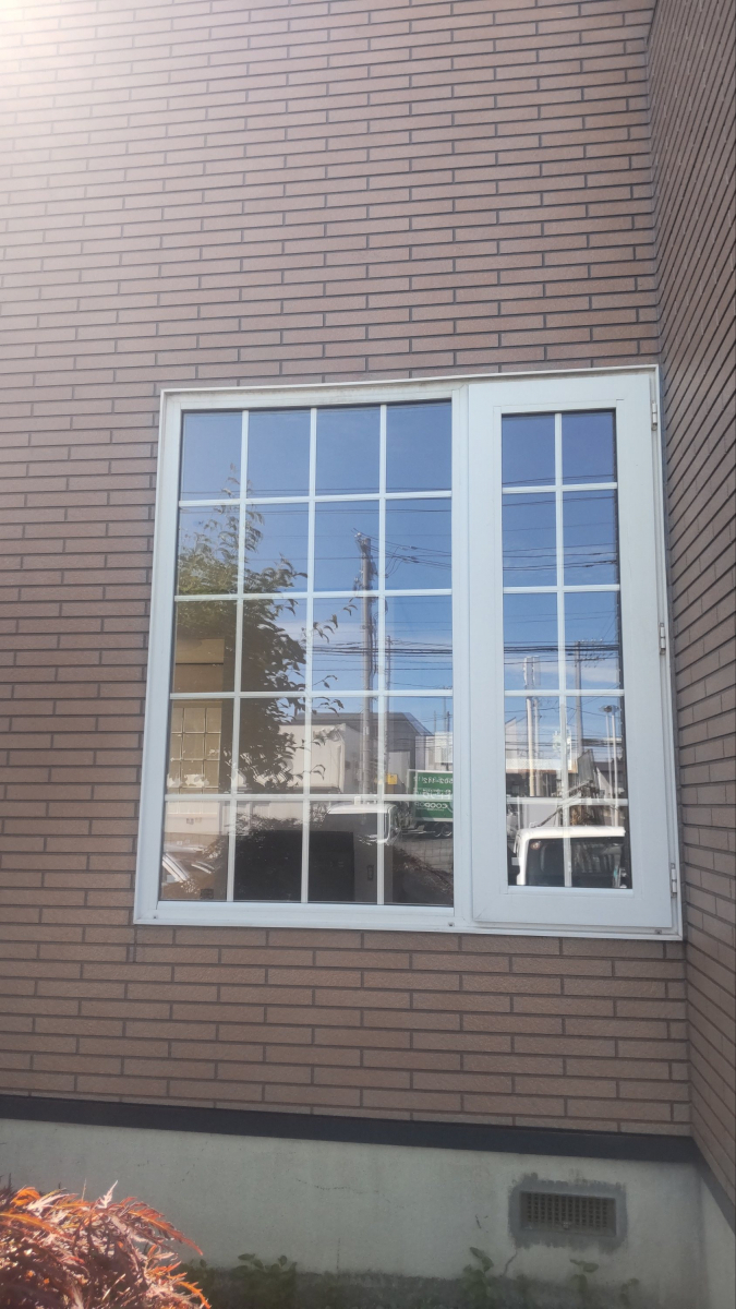 小玉硝子 千歳店の窓ガラス交換の施工事例の施工後の写真1