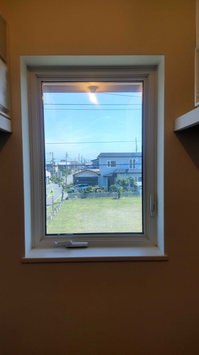 小玉硝子 千歳店の内窓（開き窓）で快適な住空間を実現！の施工前の写真3