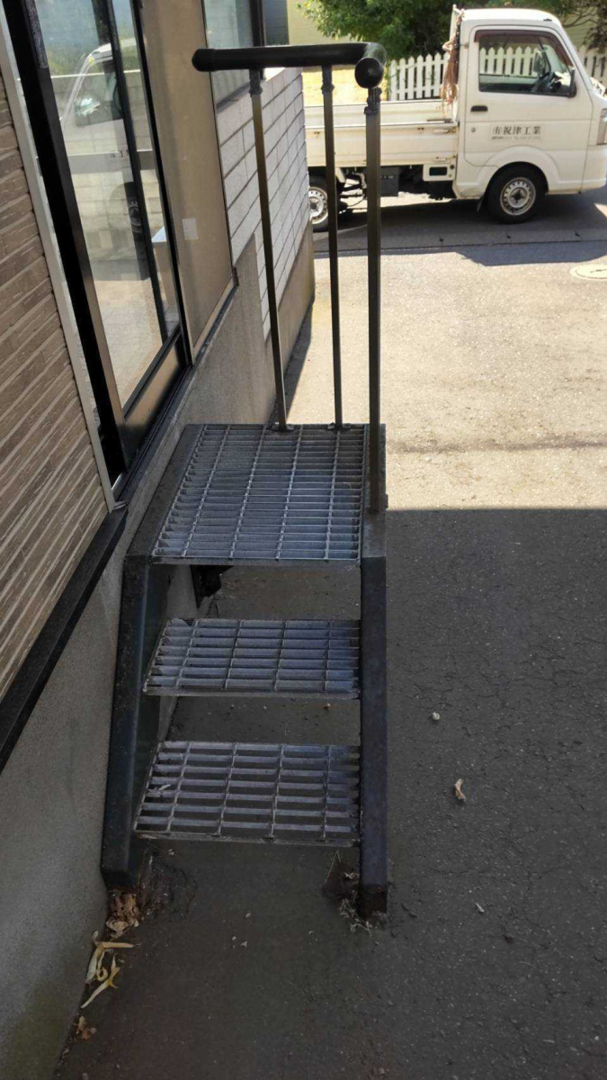 小玉硝子 千歳店のキララステージでおしゃれ空間を実現の施工前の写真2