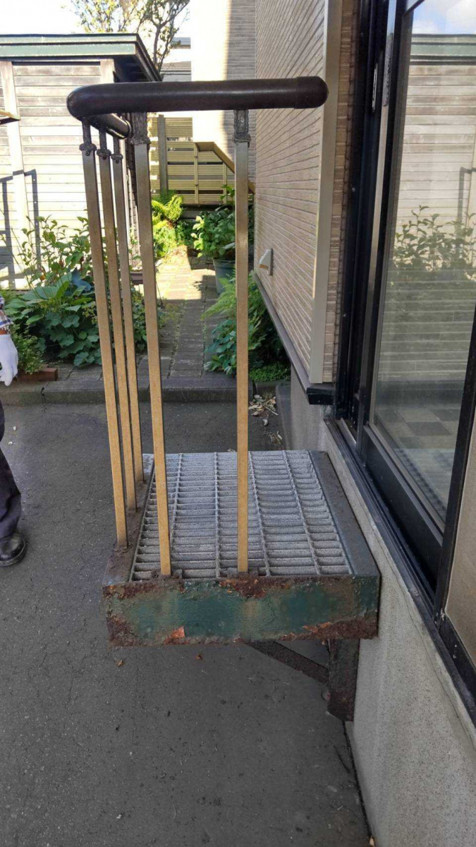 小玉硝子 千歳店のキララステージでおしゃれ空間を実現の施工前の写真3