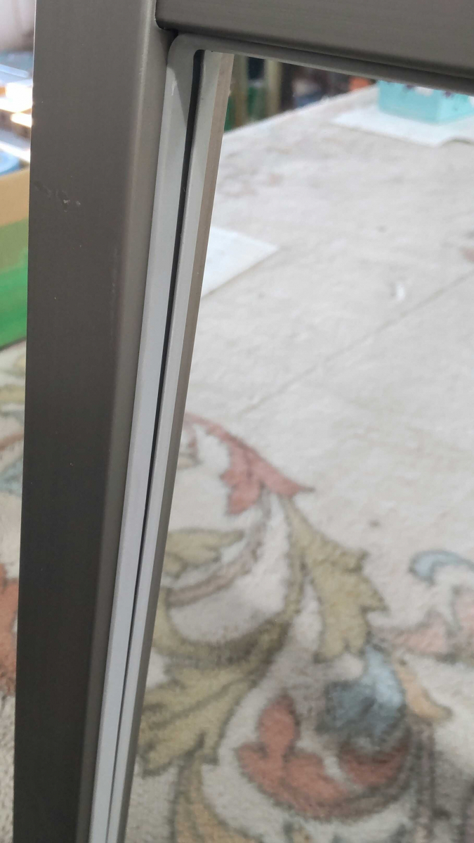 小玉硝子 千歳店の単板引き違い窓ガラス交換の費用と施工事例を解説の施工後の写真2