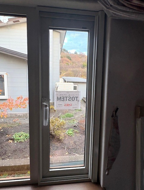 小玉硝子 千歳店の横ロール網戸で快適！使いやすさ抜群の網戸リフォームの施工後の写真1