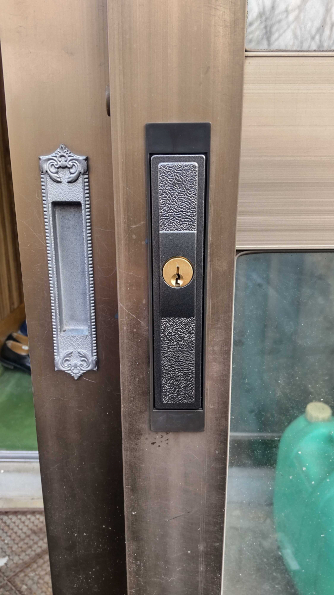 小玉硝子 千歳店の引戸錠交換で防犯強化!交換費用と選び方の施工後の写真1