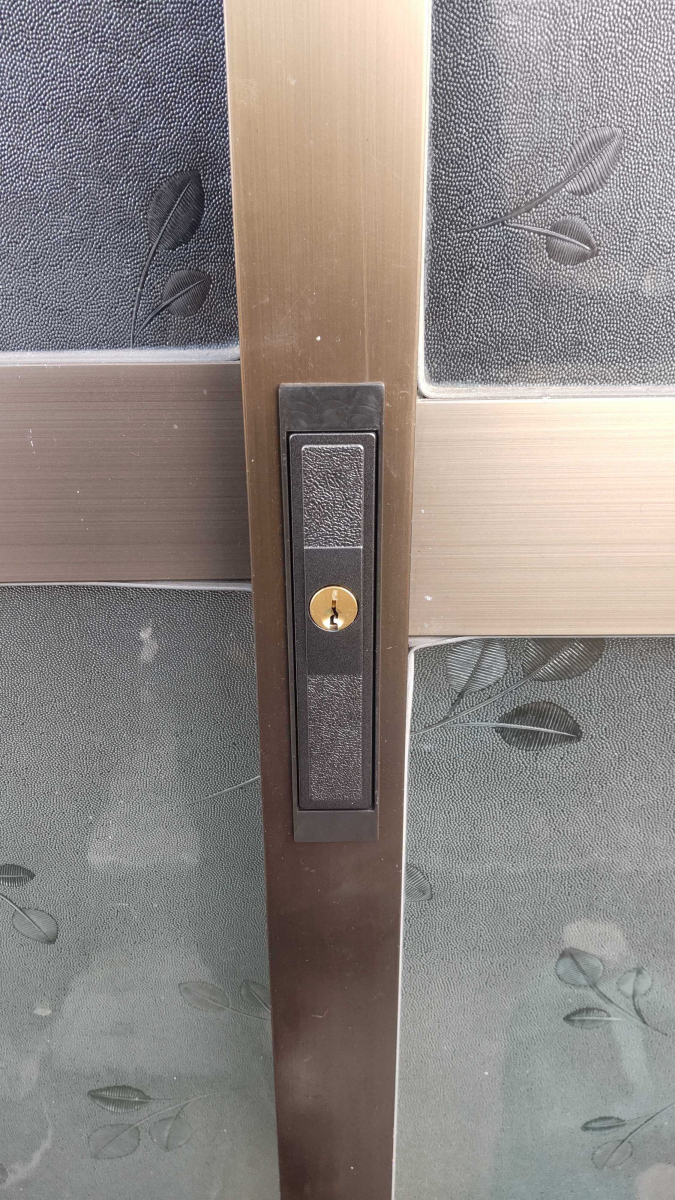 小玉硝子 千歳店の引戸錠交換で防犯強化!交換費用と選び方の施工後の写真2