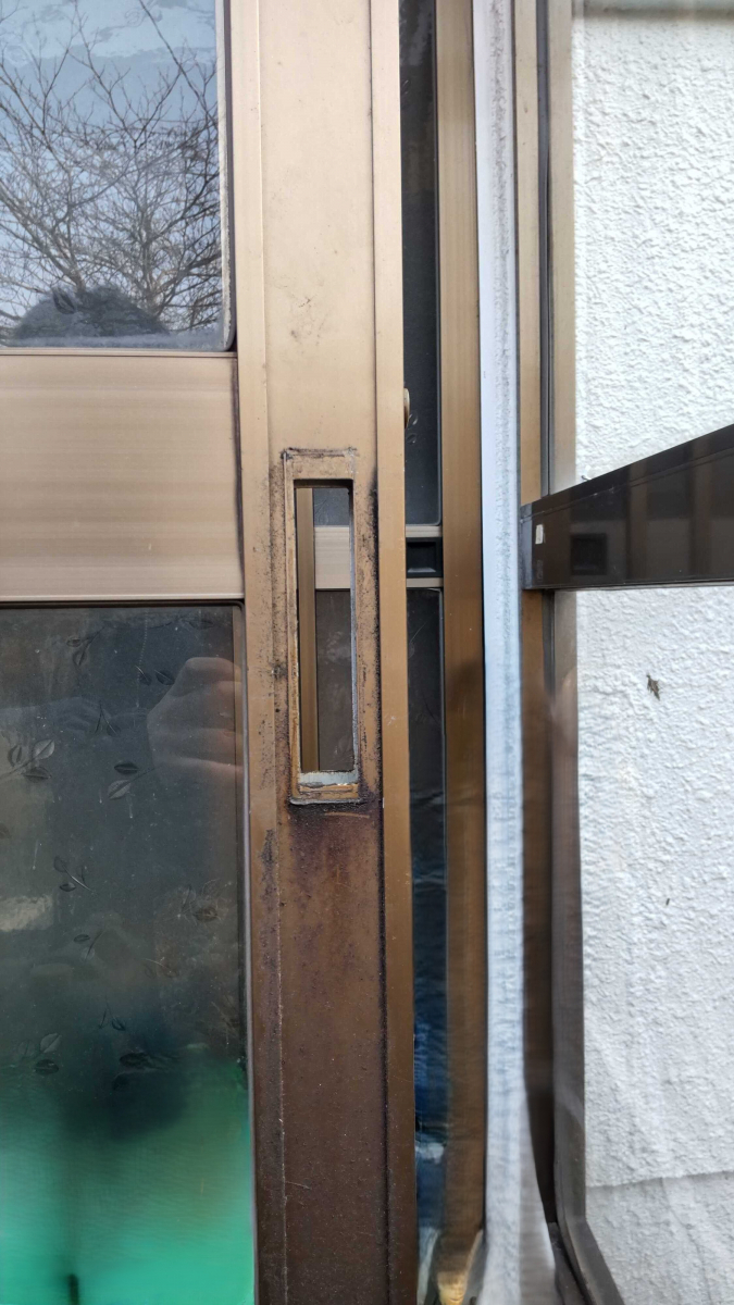 小玉硝子 千歳店の引戸錠交換で防犯強化!交換費用と選び方の施工前の写真3