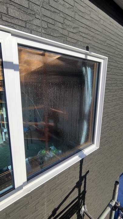 小玉硝子 千歳店の二階の窓リフォームは複層ガラスで決まり！安全・快適な住まいへの施工前の写真1