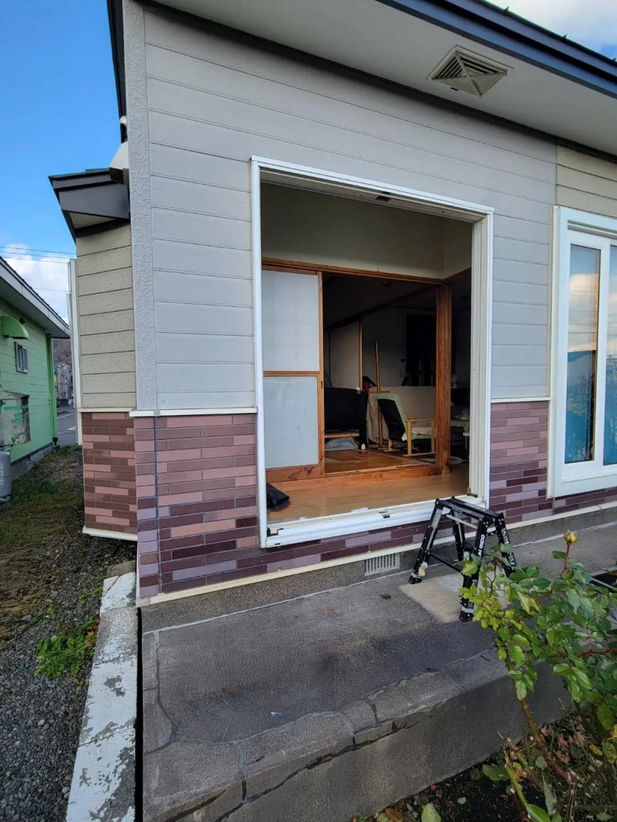 小玉硝子 千歳店の【北海道・胆振】冬の結露とサヨナラ！サッシ工事で住まいを暖かくするリフォーム術の施工前の写真2