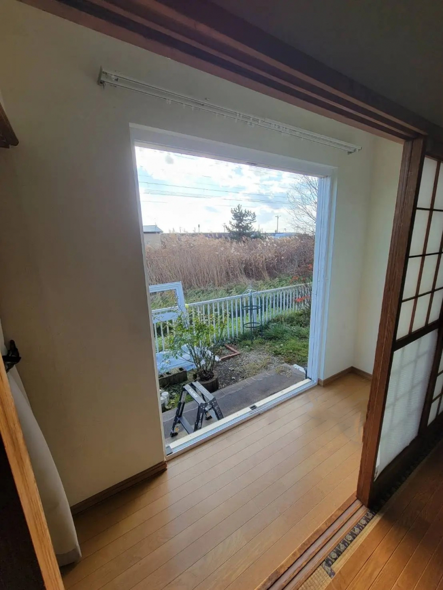 小玉硝子 千歳店の【北海道・胆振】冬の結露とサヨナラ！サッシ工事で住まいを暖かくするリフォーム術の施工前の写真3