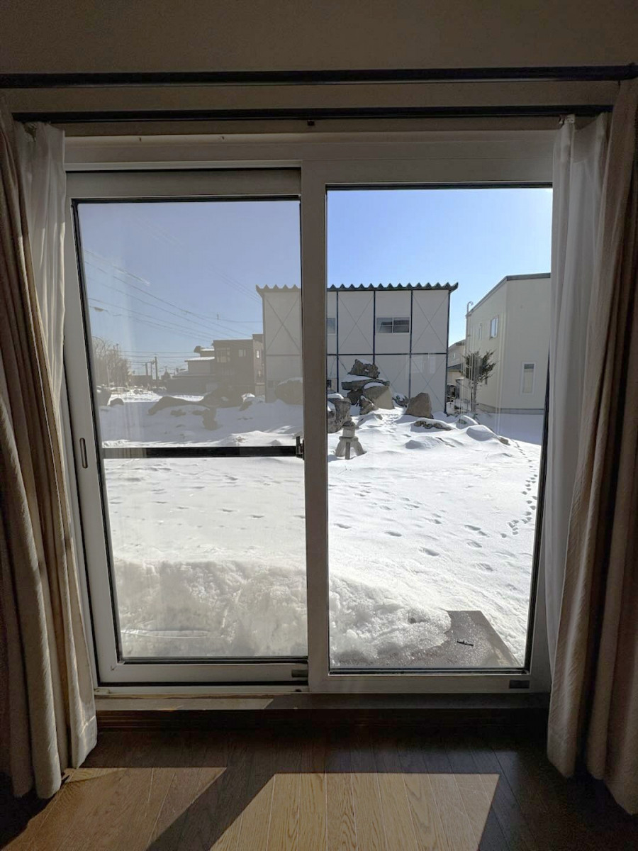 小玉硝子 千歳店の【北海道・胆振】冬の結露・寒さにサヨナラ！複層ガラス交換で住まいの断熱リフォームの施工前の写真2