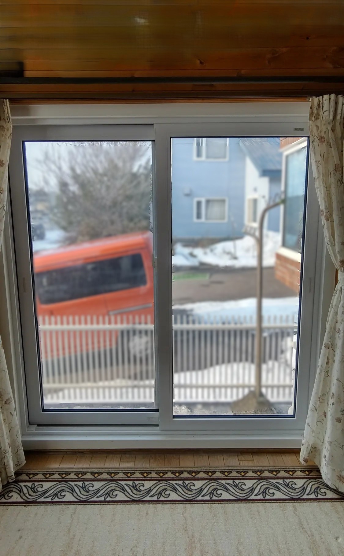 小玉硝子 千歳店の【北海道】胆振エリアの結露・騒音を解決！ふかし枠を活用した内窓工事のメリットの施工前の写真1