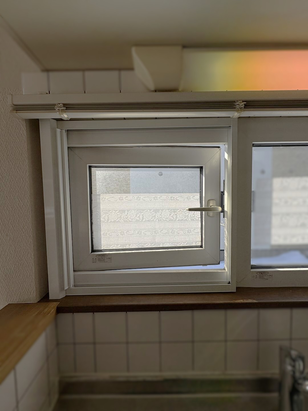 小玉硝子 千歳店の胆振の網戸交換！LIXIL横引きなら掃除も楽々の施工後の写真1