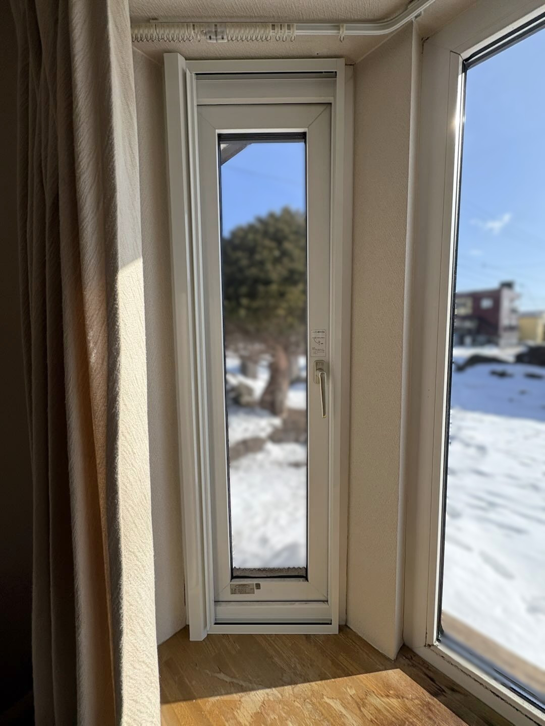 小玉硝子 千歳店の胆振の網戸交換！LIXIL横引きなら掃除も楽々の施工後の写真2