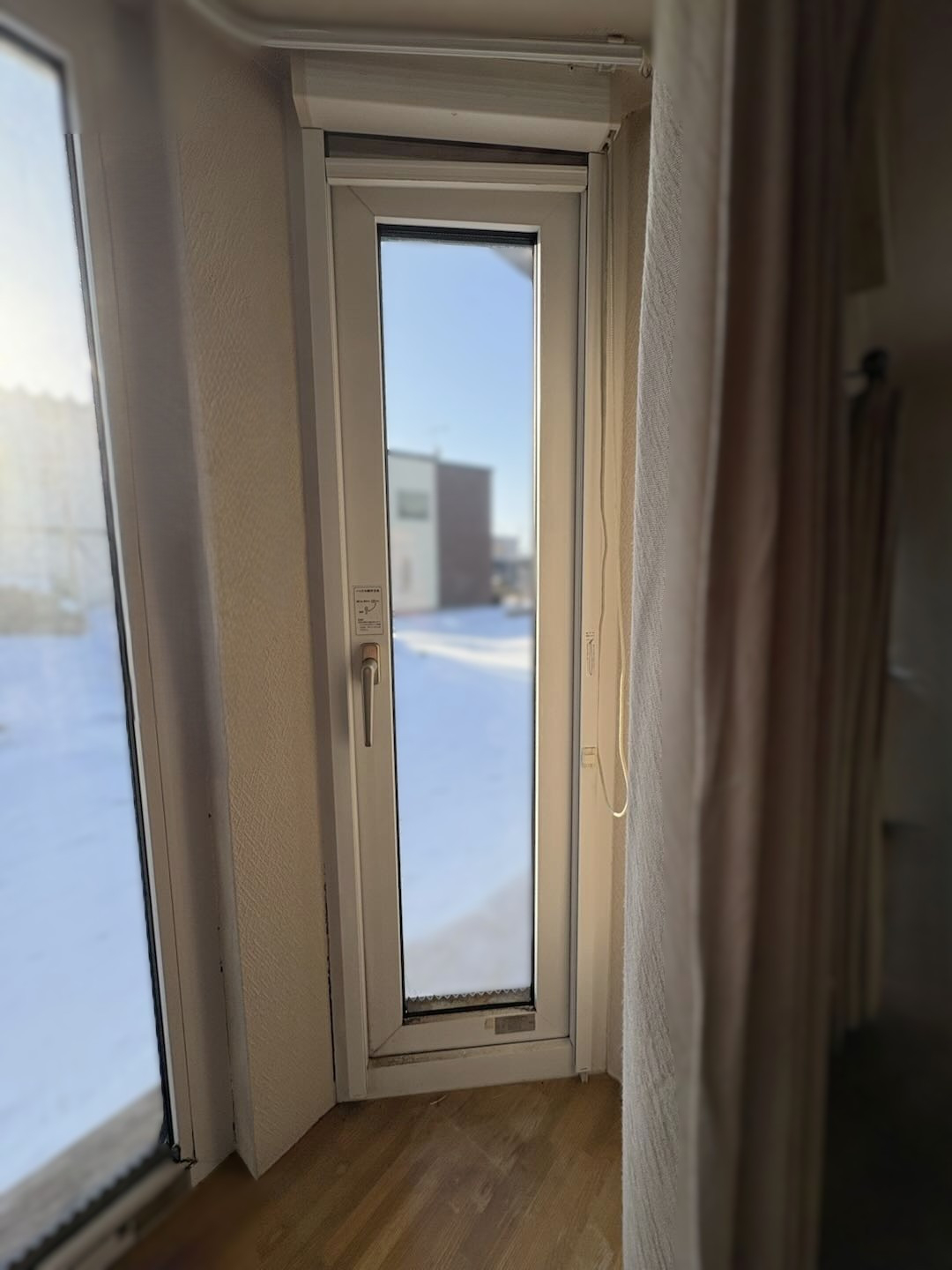 小玉硝子 千歳店の胆振の網戸交換！LIXIL横引きなら掃除も楽々の施工前の写真3