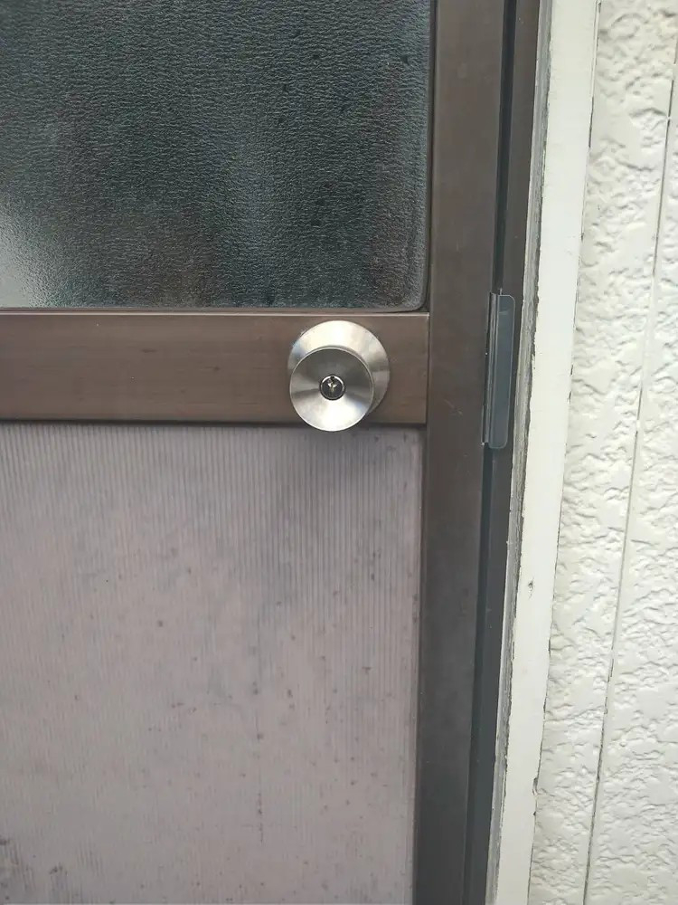 小玉硝子 千歳店の千歳周辺の物置ドアノブ交換・鍵修理の施工後の写真1