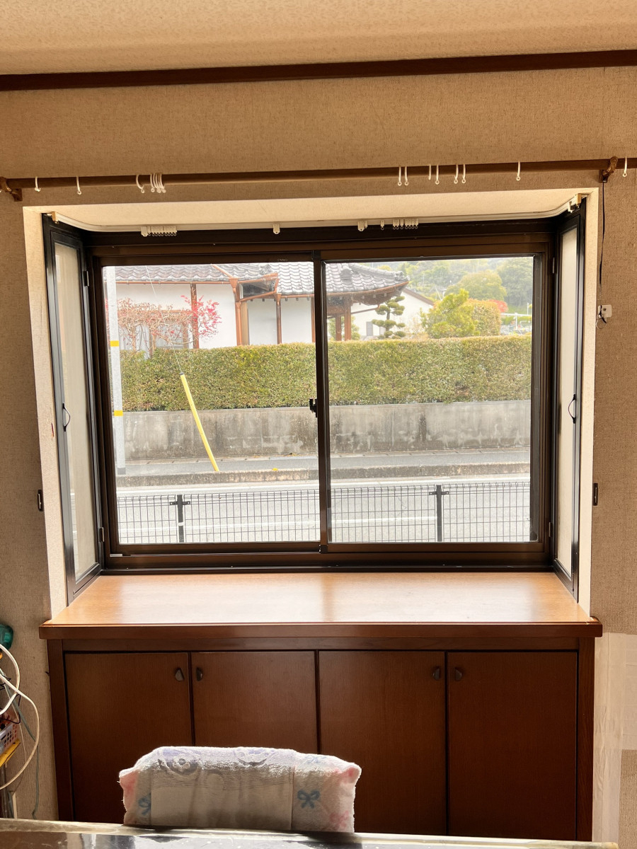 モリヤアルミの【防音効果を実感！】内窓（インプラス）で外の音をしっかりカット｜熊本市施工事例の施工前の写真1
