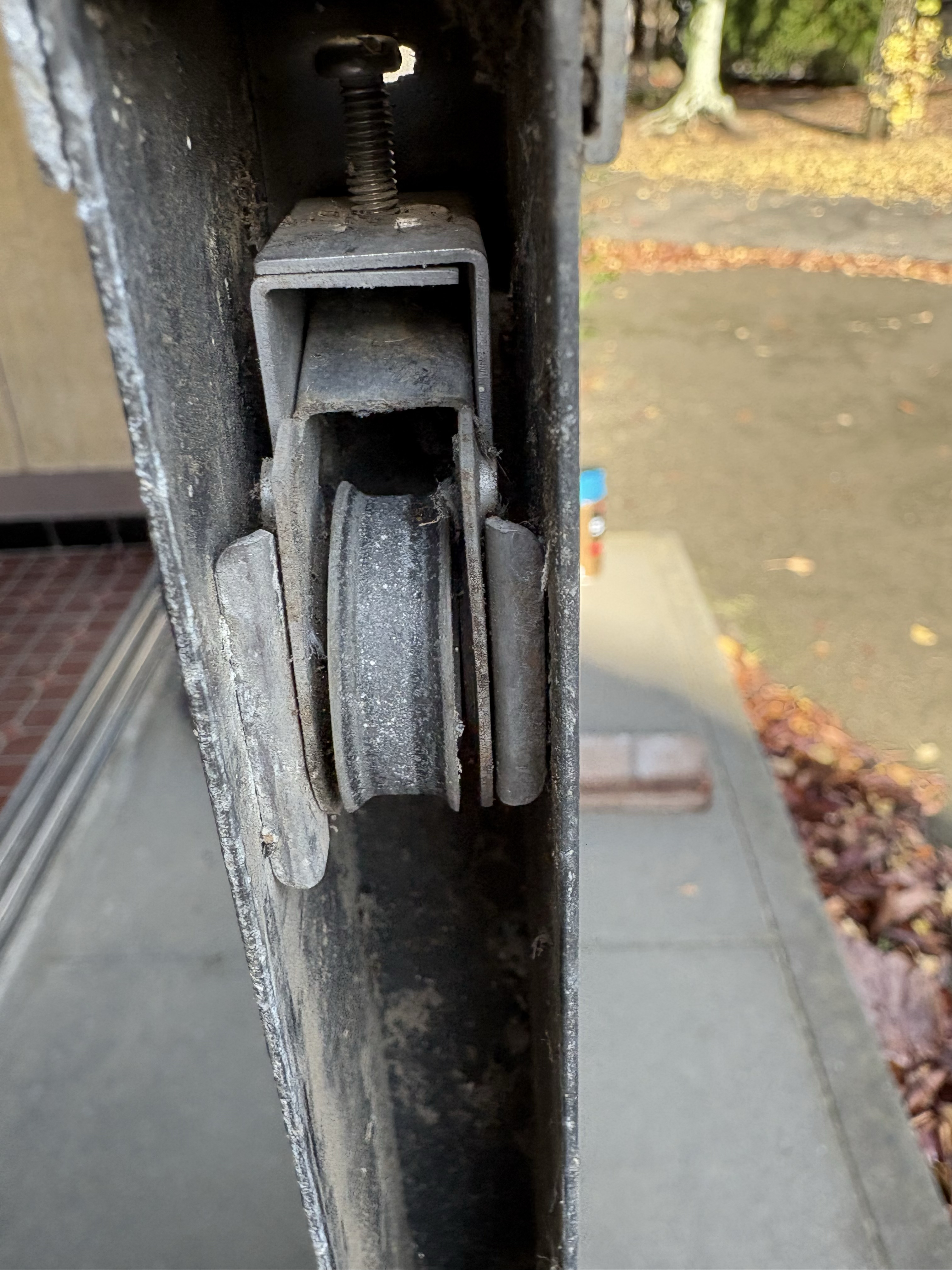 【館山市】玄関引戸 戸車調査 広井トーヨー住器のブログ 写真2