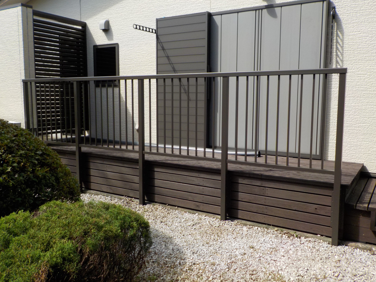 広井トーヨー住器の【2022年施工】ベランダ手すり取付工事の施工後の写真2