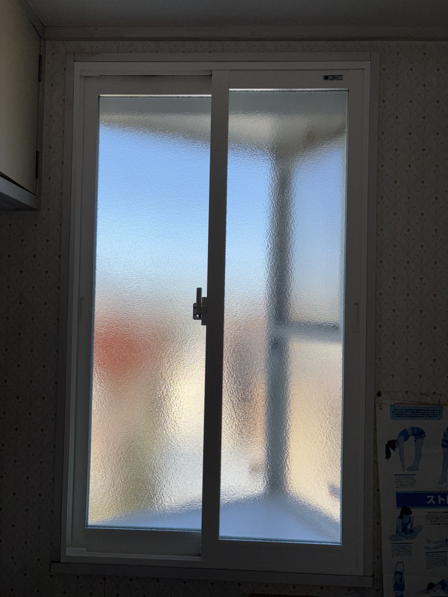 広井トーヨー住器の【館山市】毎日の快適ともしもの備えに！内窓インプラス×防犯ガラスの施工後の写真2