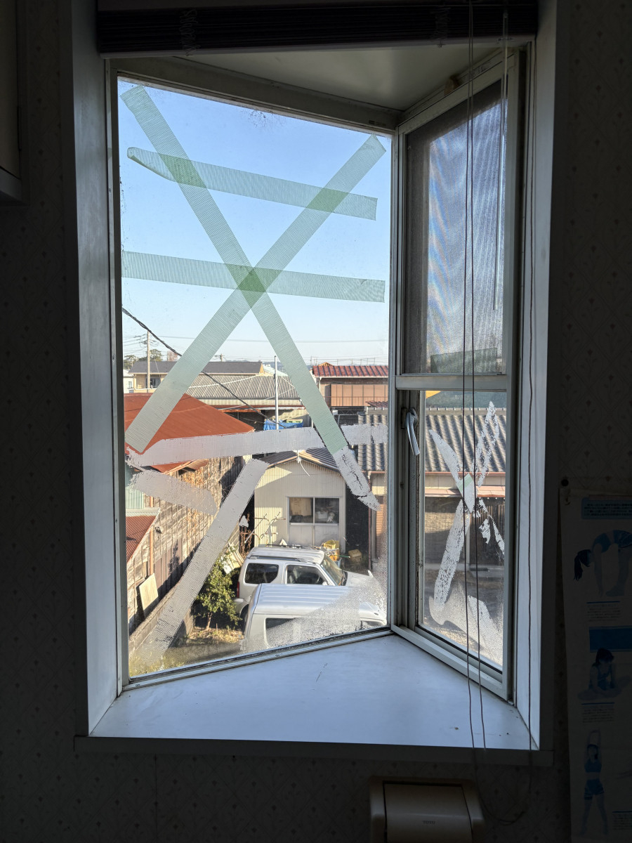 広井トーヨー住器の【館山市】毎日の快適ともしもの備えに！内窓インプラス×防犯ガラスの施工前の写真1