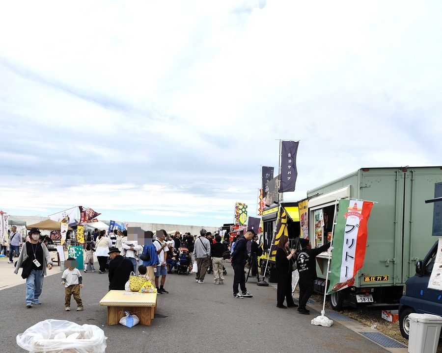富津の物産が下洲（したず）海岸に集結！ 千葉南トーヨー住器のブログ 写真1