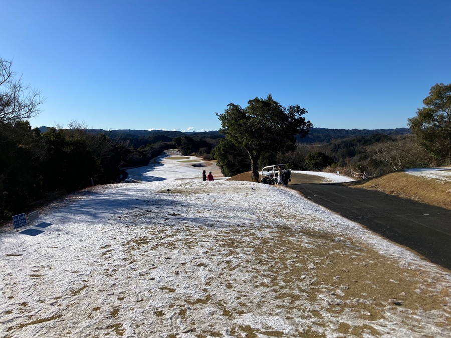 ゴルフ場の雪 千葉南トーヨー住器のブログ 写真1